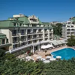 Hotel Romance And Family 4*