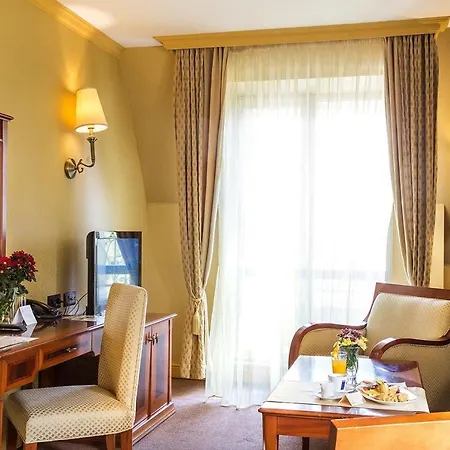 فندق Romance And Family