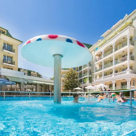 فندق Romance And Family