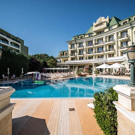 Romance And Family Hotel 4*