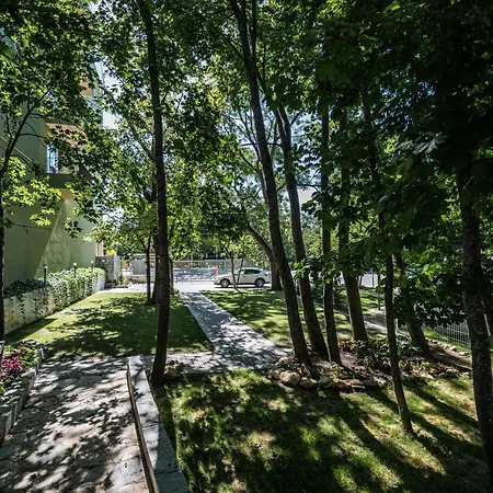 Romance And Family Отель 4*