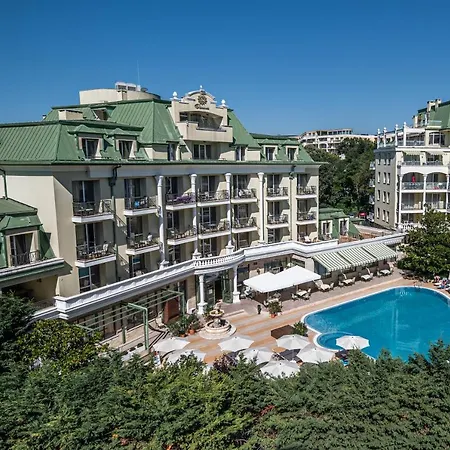 Hotell Romance And Family 4*