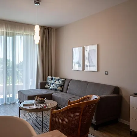 Hotel Romance And Family 4*