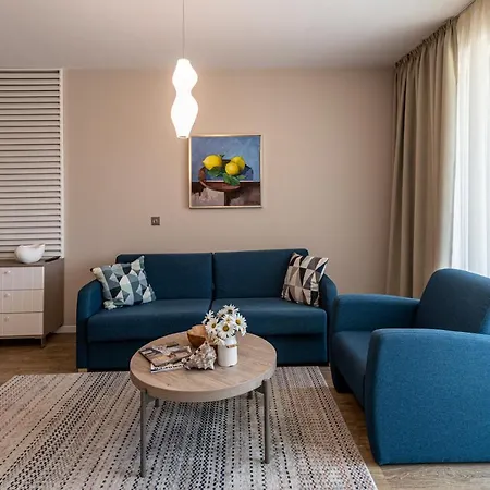 Romance And Family Hotel