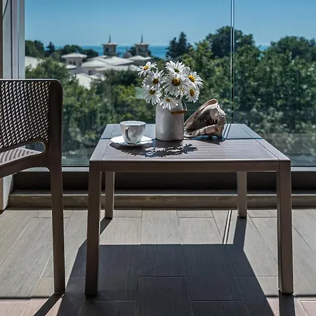 Romance And Family Отель