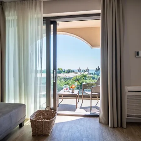 Romance And Family Hotel Saints Constantine and Helena