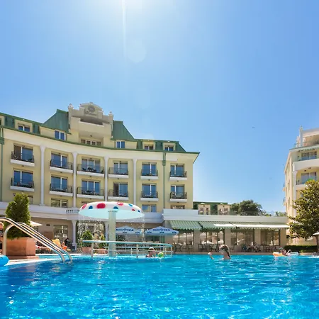 Hotel Romance And Family 4*