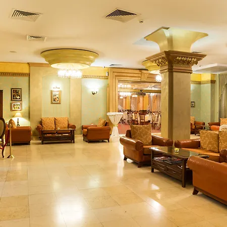Romance And Family Hotell 4*