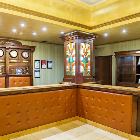 Romance And Family Hotell