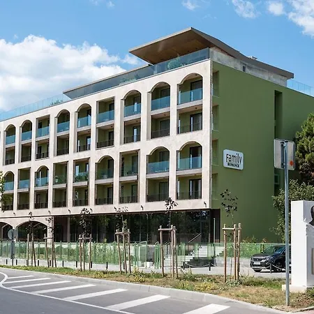 Romance And Family Hotel 4*