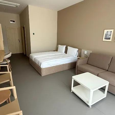 Romance And Family Szálloda 4*