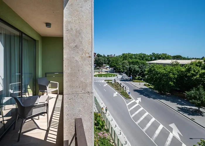 Romance And Family Hotel 4*