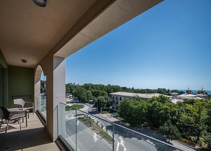 Romance And Family Hotel Saints Constantine and Helena