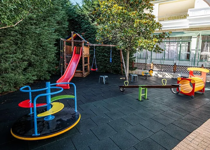 Romance And Family Hotel Saints Constantine and Helena