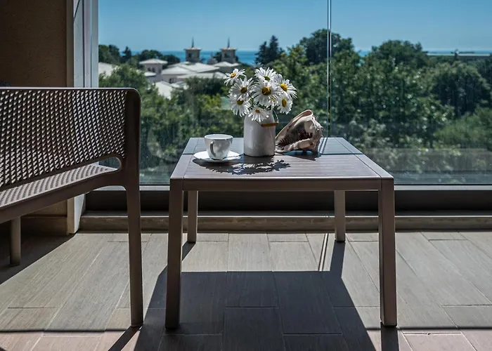 Romance And Family Hotel