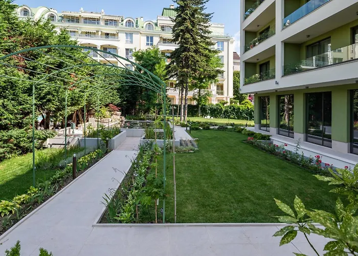 Romance And Family Hotel Saints Constantine and Helena