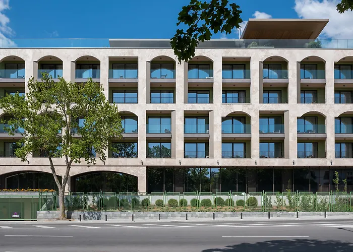 Hotell Romance And Family