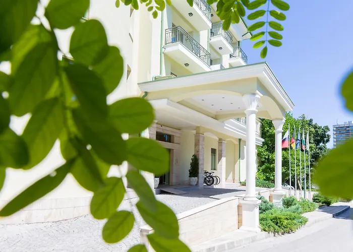 Hotel Romance And Family 4*