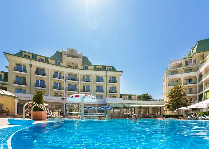 Hotel Romance And Family 4*